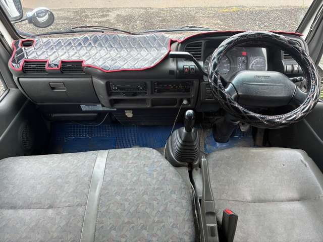 Isuzu Elf 9