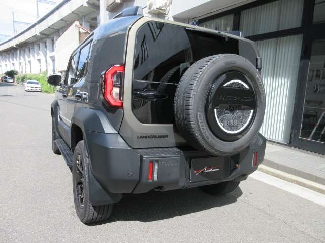 Toyota Land Cruiser FJ 8