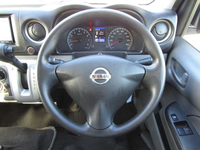 Nissan NV350 Caravan 5