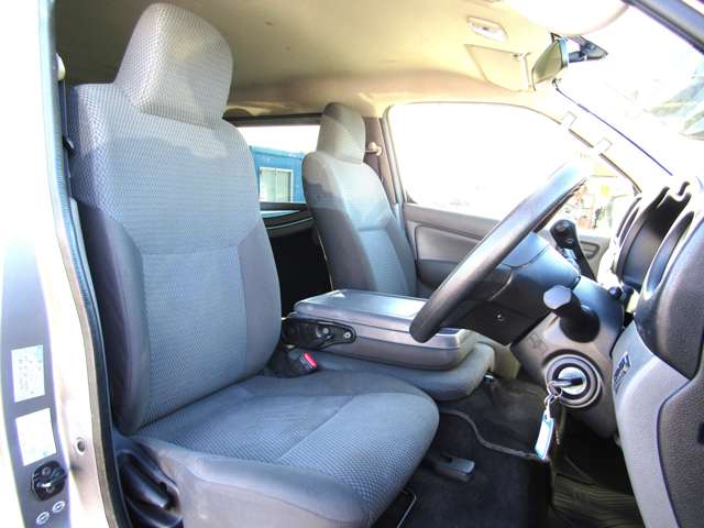 Nissan NV350 Caravan 6