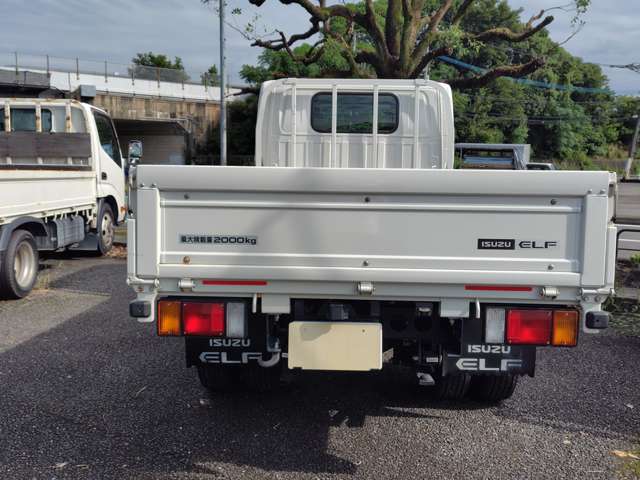 Isuzu Elf 6