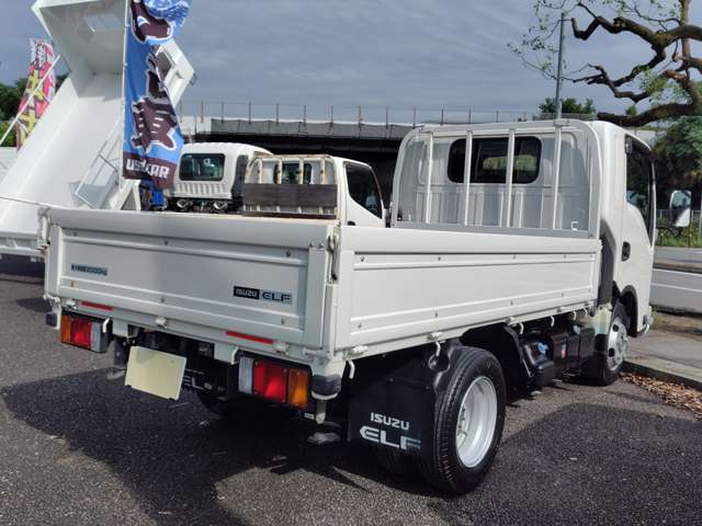 Isuzu Elf 7