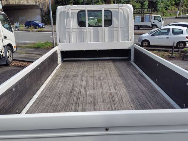 Isuzu Elf 8