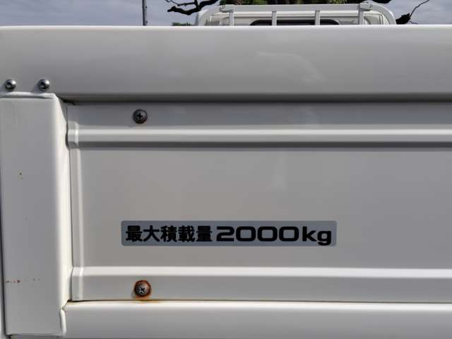 Isuzu Elf 9