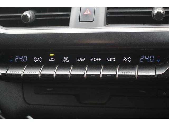 Lexus UX 8