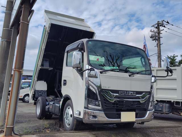 Isuzu Elf 12