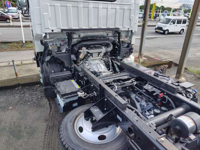Isuzu Elf 10