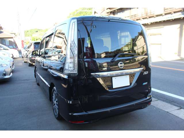 Nissan Serena 12