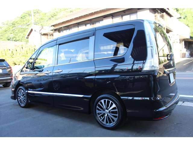 Nissan Serena 11