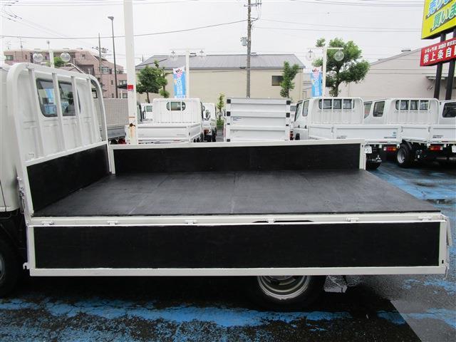 Isuzu Elf 7