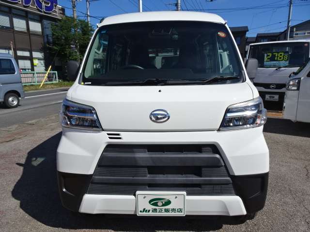 Daihatsu Hijet Cargo 11