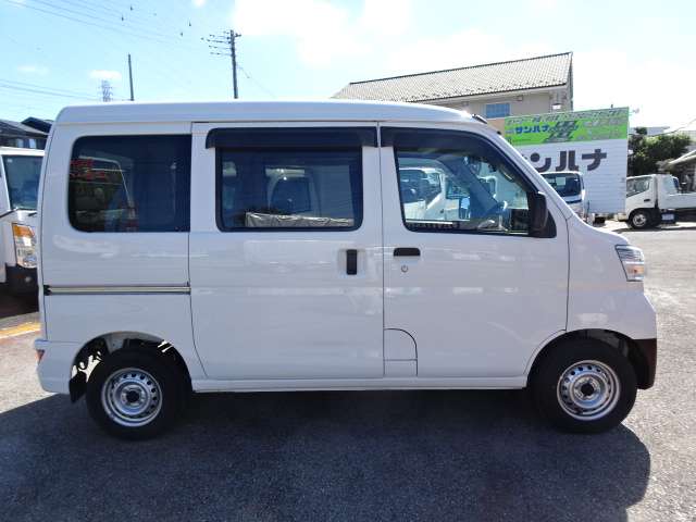 Daihatsu Hijet Cargo 10