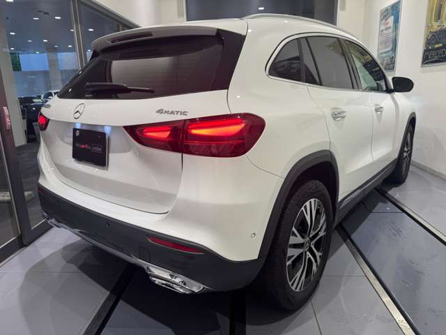Mercedes-Benz GLA-Class 2