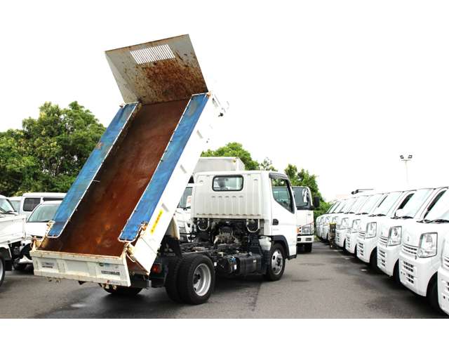 Mitsubishi Fuso Canter 2