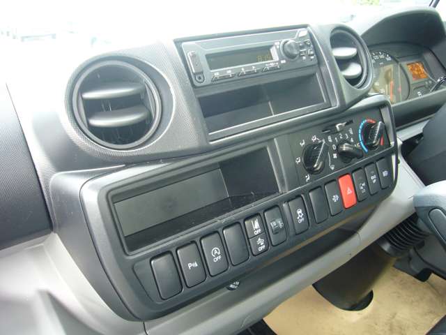 Hino Dutro 4
