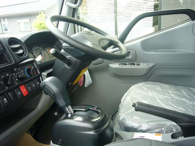 Hino Dutro 5