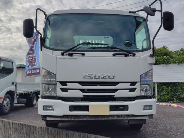 Isuzu Forward 2