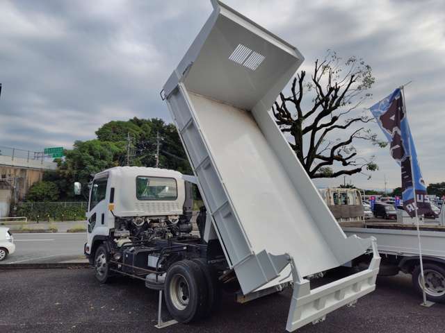 Isuzu Forward 9