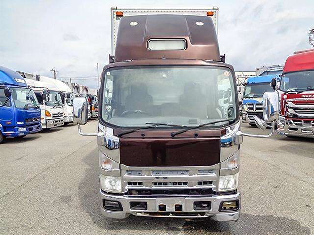 Isuzu Elf 3