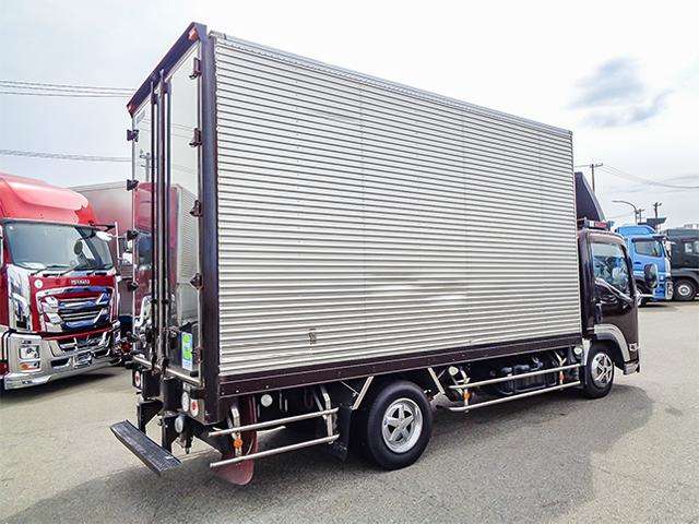 Isuzu Elf 4