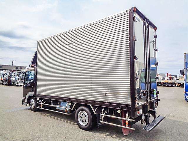 Isuzu Elf 5