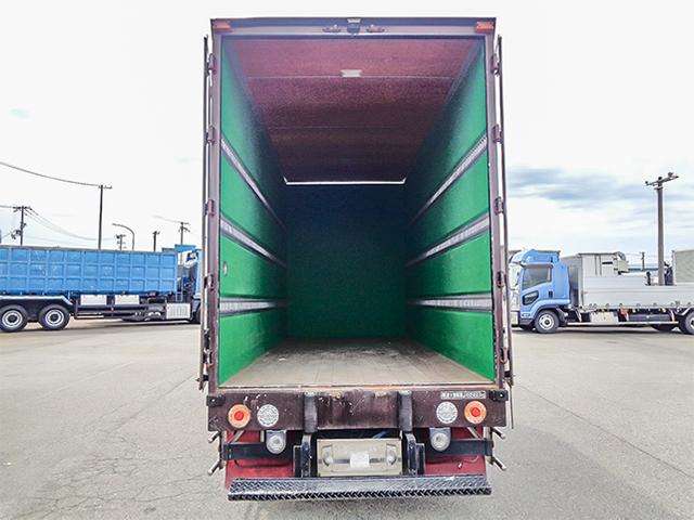 Isuzu Elf 7