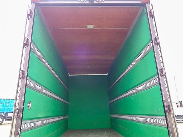 Isuzu Elf 8