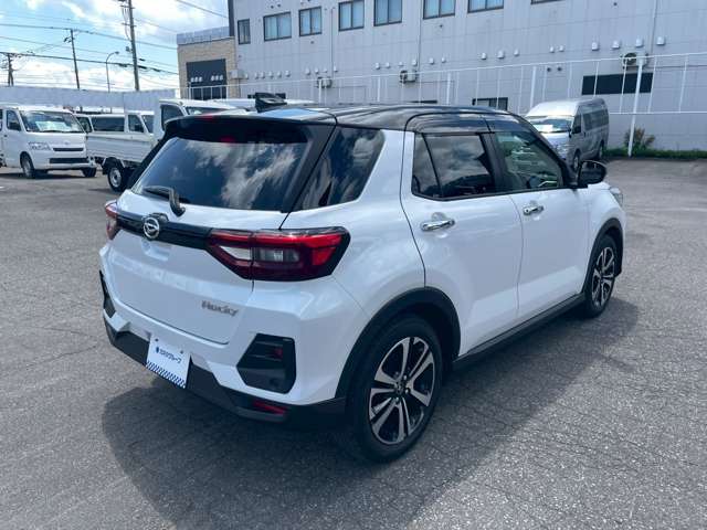 Daihatsu Rocky 4