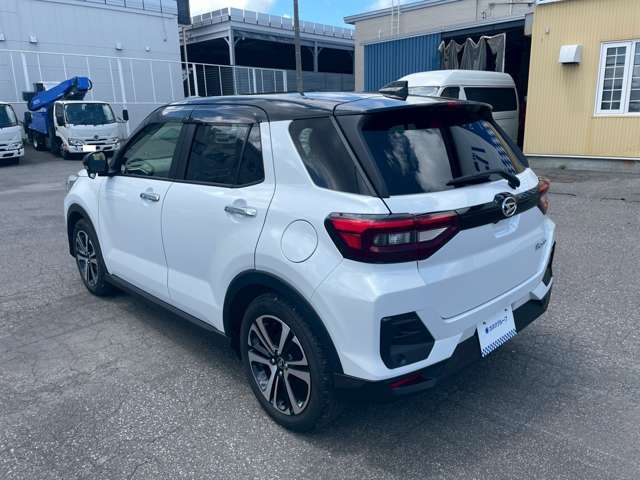Daihatsu Rocky 5