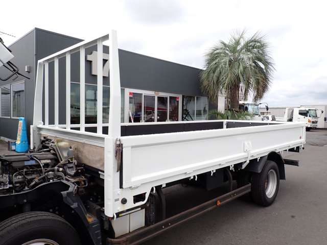 Mitsubishi Fuso Canter 11