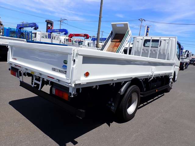 Mitsubishi Fuso Canter 7