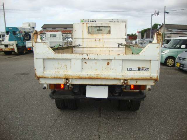 Isuzu Elf 11
