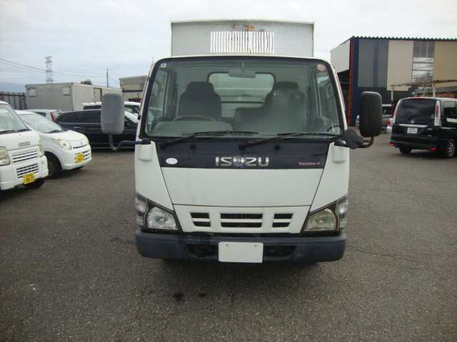 Isuzu Elf 5