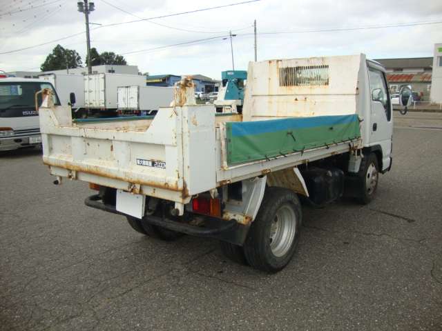 Isuzu Elf 7