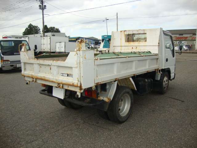 Isuzu Elf 9