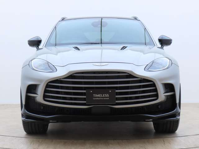 Aston Martin DBX 2