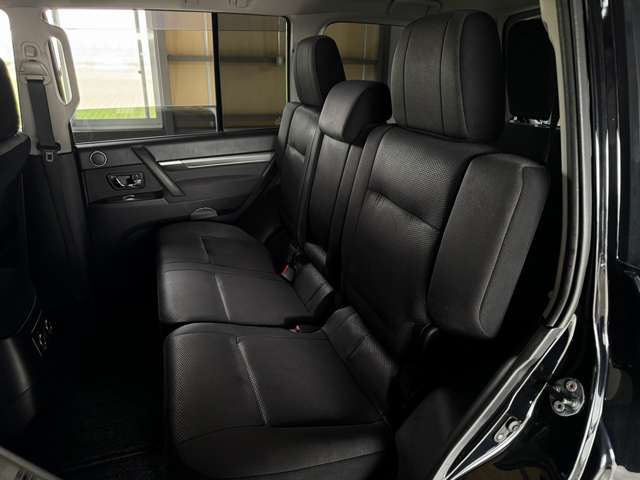 Mitsubishi Pajero 12