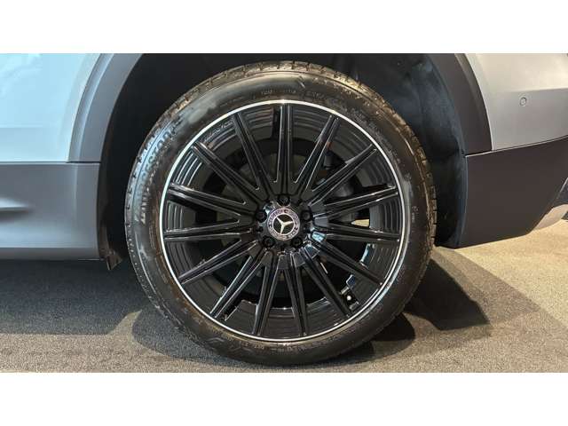 Mercedes-Benz GLB 4
