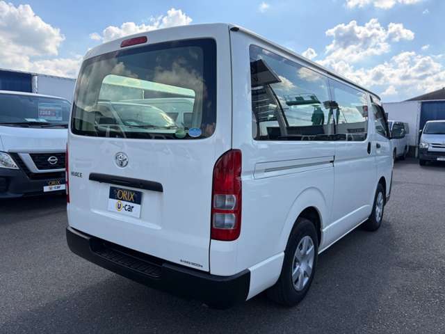 Toyota Hiace Van 3