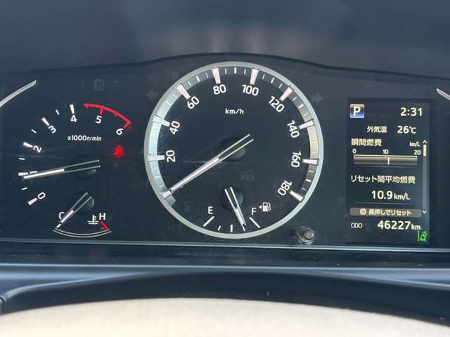Toyota Hiace Van 6