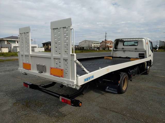 Hino Dutro 2
