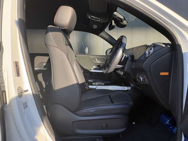 Mercedes-Benz GLB 8