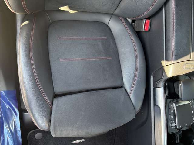 Mercedes-Benz GLB 11