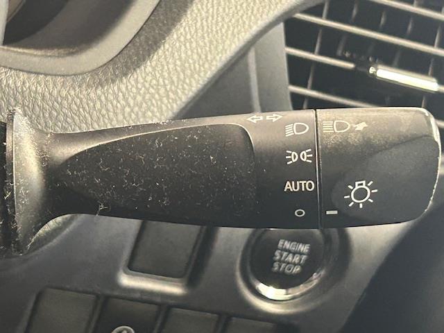 Toyota Noah 5