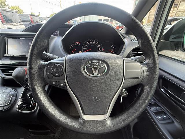 Toyota Noah 6
