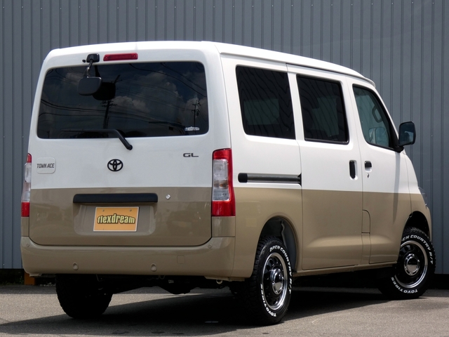 Toyota Town Ace Van 5