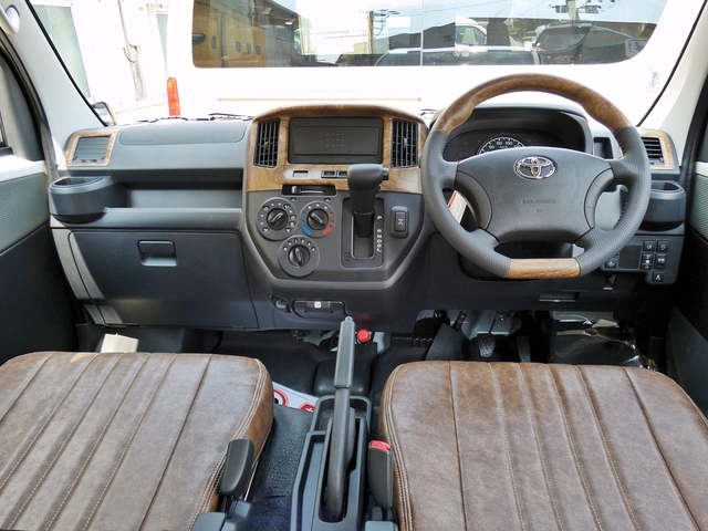 Toyota Town Ace Van 10