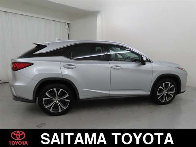 Lexus RX 9