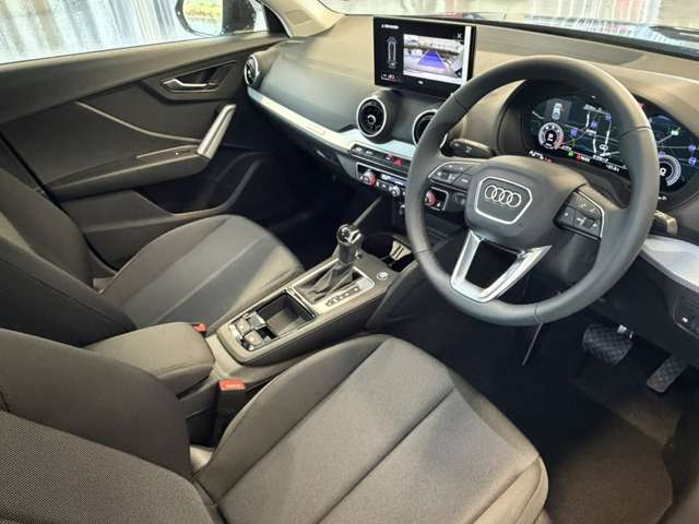Audi Q2 10