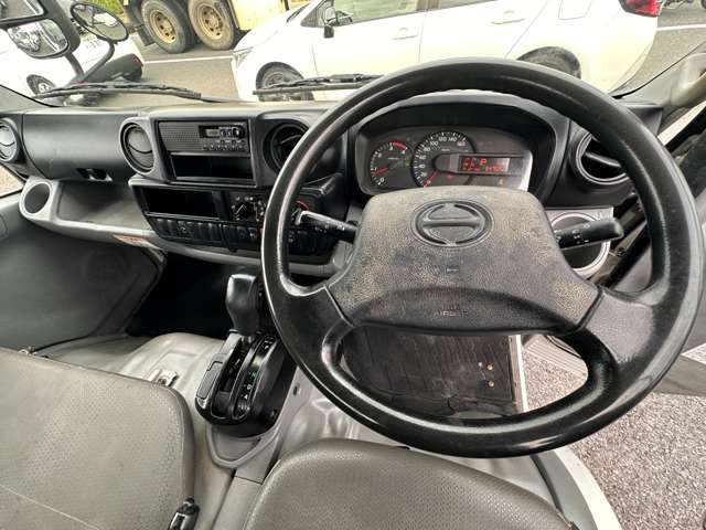 Hino Dutro 12